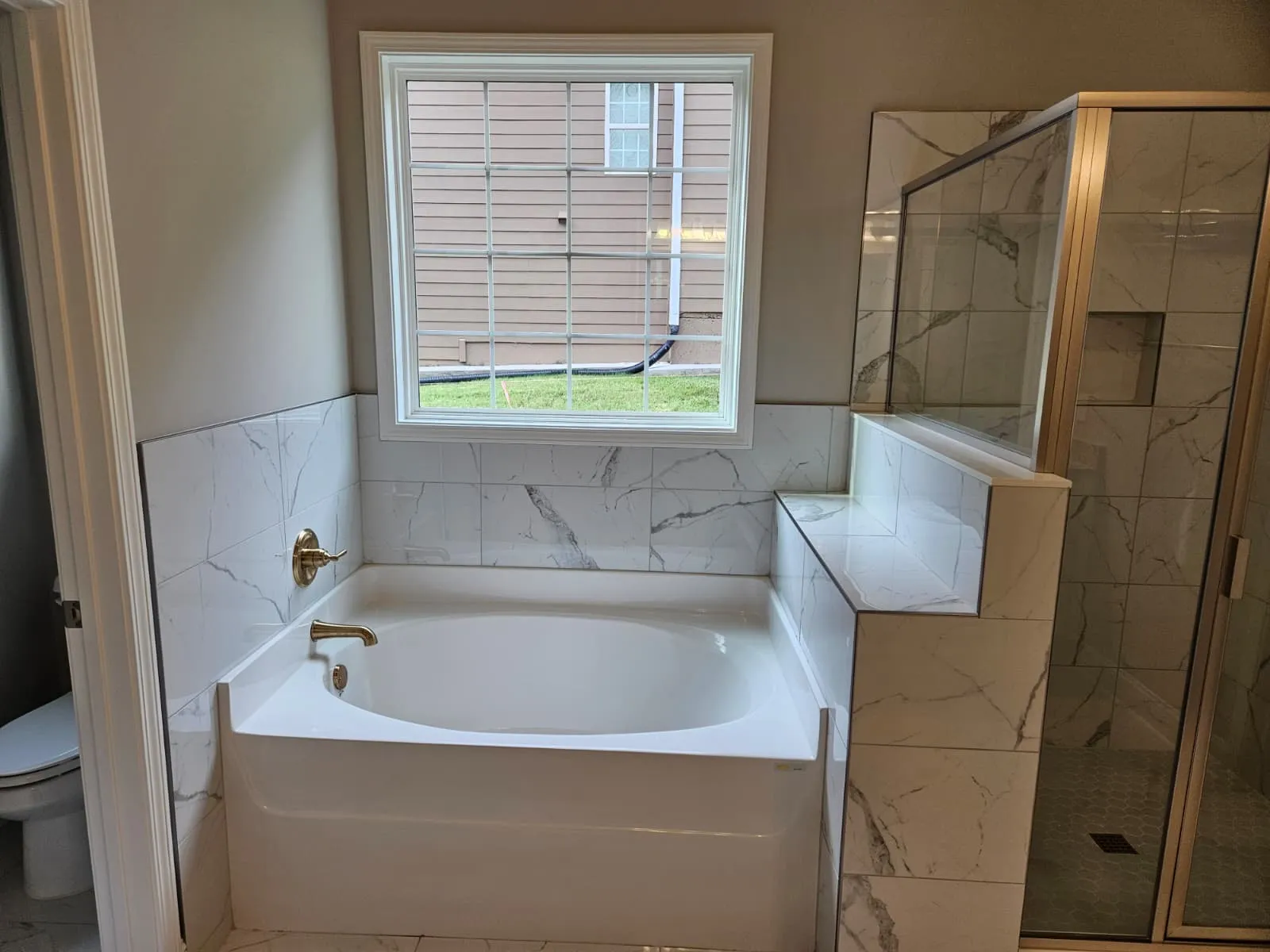 Finished interior space by Peters Prestigious Properties Inc.